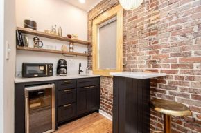 Heart of Downtown, Walk to Bathhouses, Restaurants Room # 202